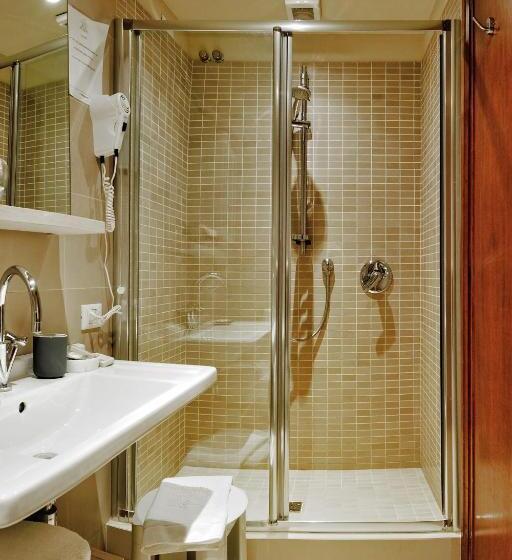 غرفة إقتصادية, Lolli Palace