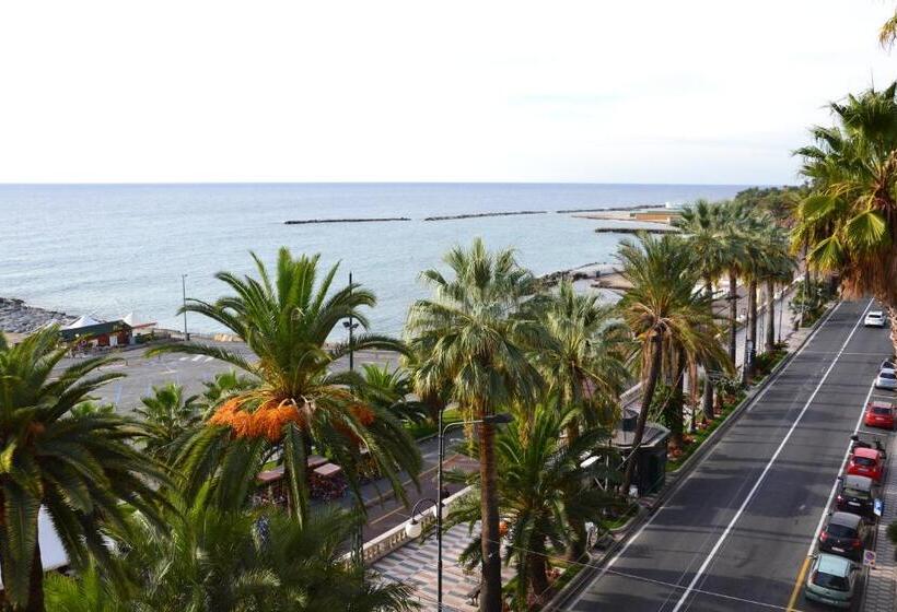 غرفة سوبيريور ذات إطلالة جانبية على البحر, Lolli Palace