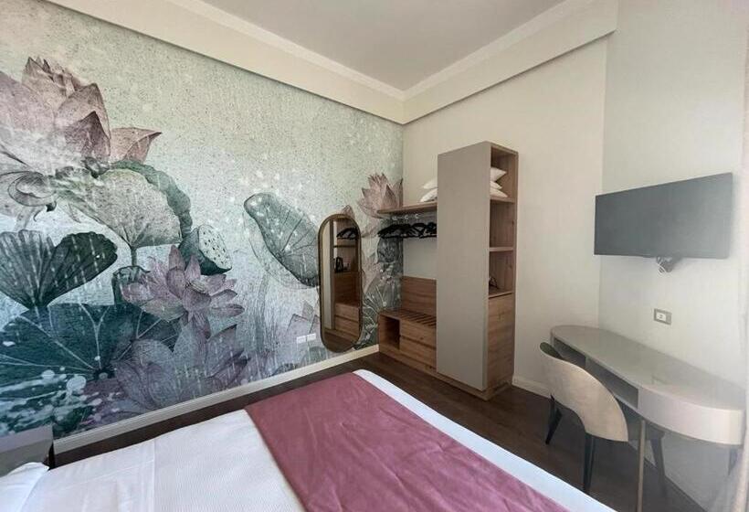 غرفة قياسية إطلالة جانبية علي البحر, Lolli Palace