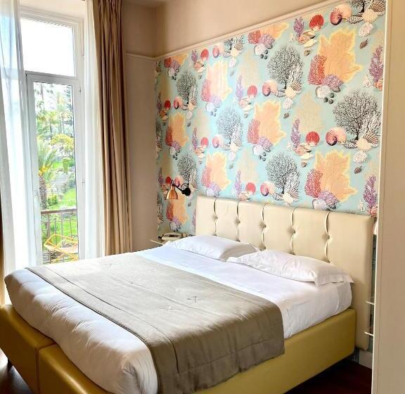 غرفة قياسية إطلالة جانبية علي البحر, Lolli Palace