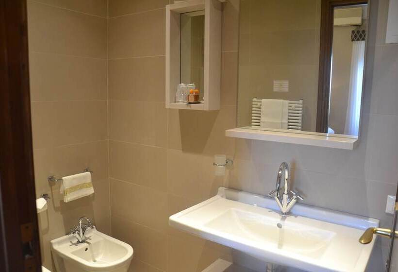 غرفة إقتصادية, Lolli Palace