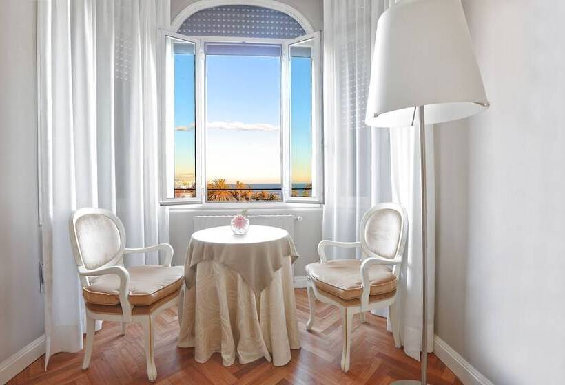 غرفة سوبيريور ذات إطلالة جانبية على البحر, Lolli Palace