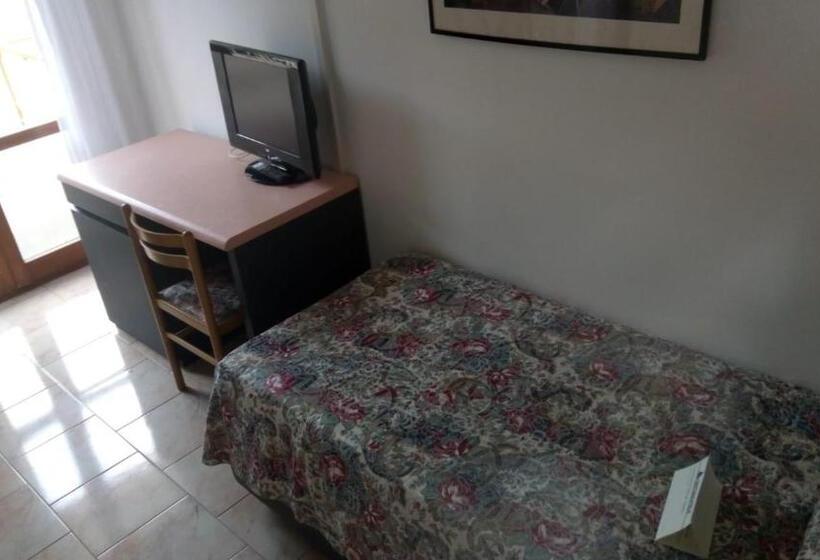 バルコニー付きスタンダードトリプルルーム, Hotel MaxiHeron & Hotel MiniHeron