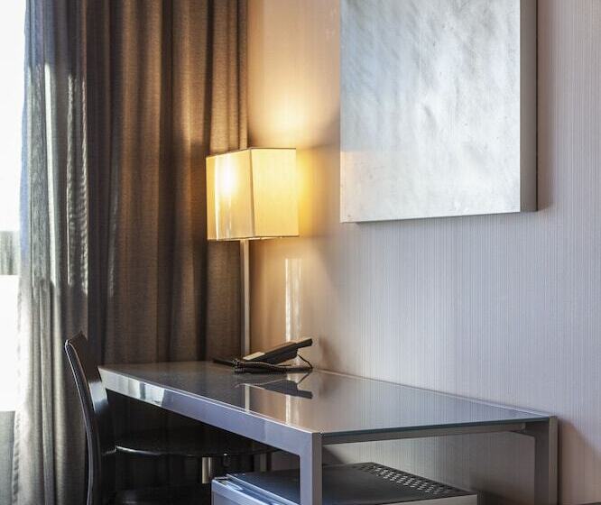 اتاق استاندارد سه نفره, Porcel Torneo