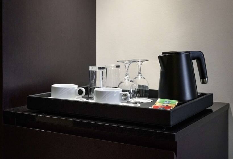 جناح, Radisson Blu Hotel & Suites Grt Chennai