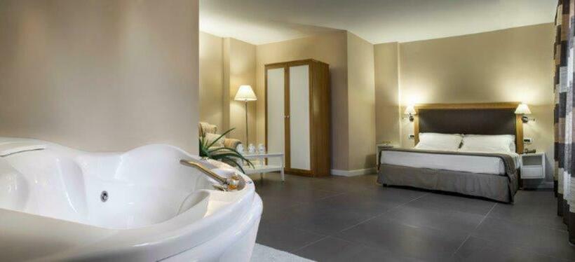 סוויטה עם ג'קוזי, Relais Le Felci Executive Suite Spa