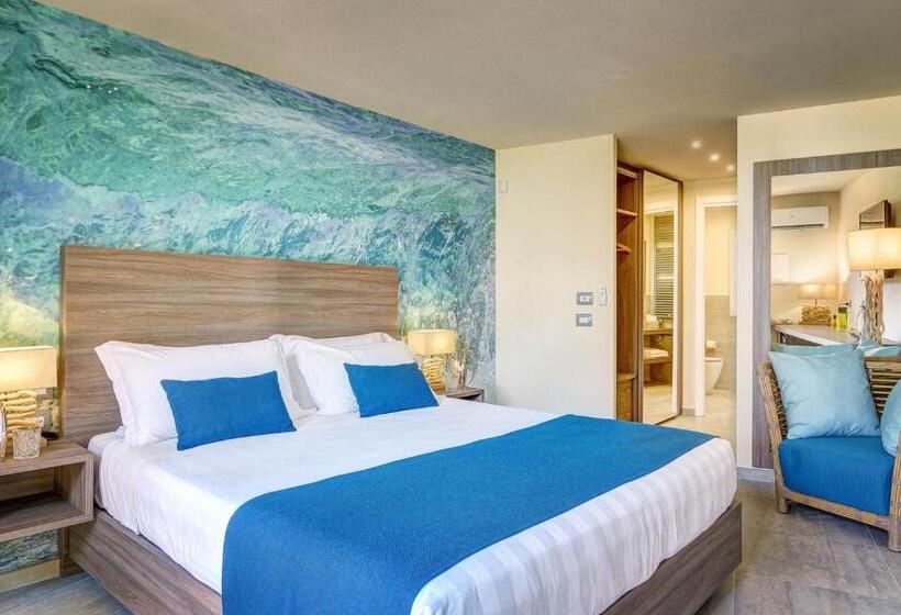 デラックスルーム, Riva Degli Etruschi