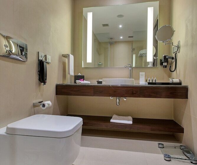 غرفة قياسية سرير كينج, Sahara Star