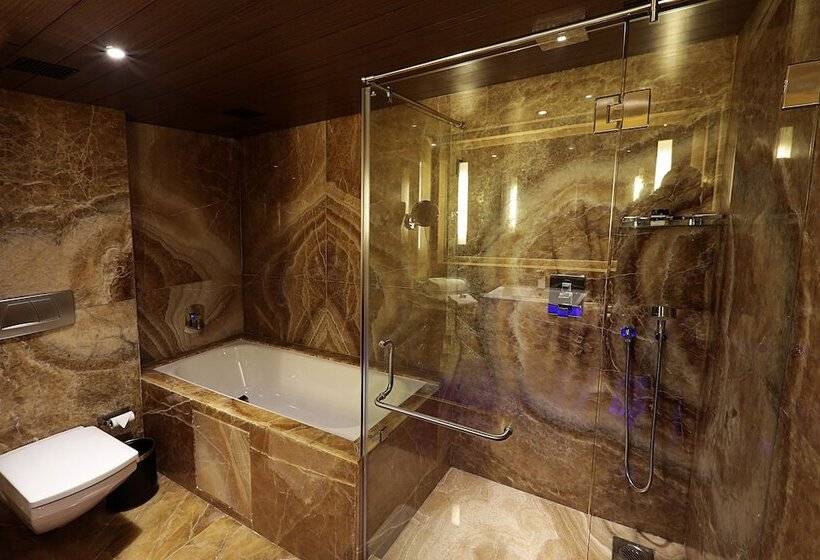 キングサイズベッドのスイートルーム, Sahara Star