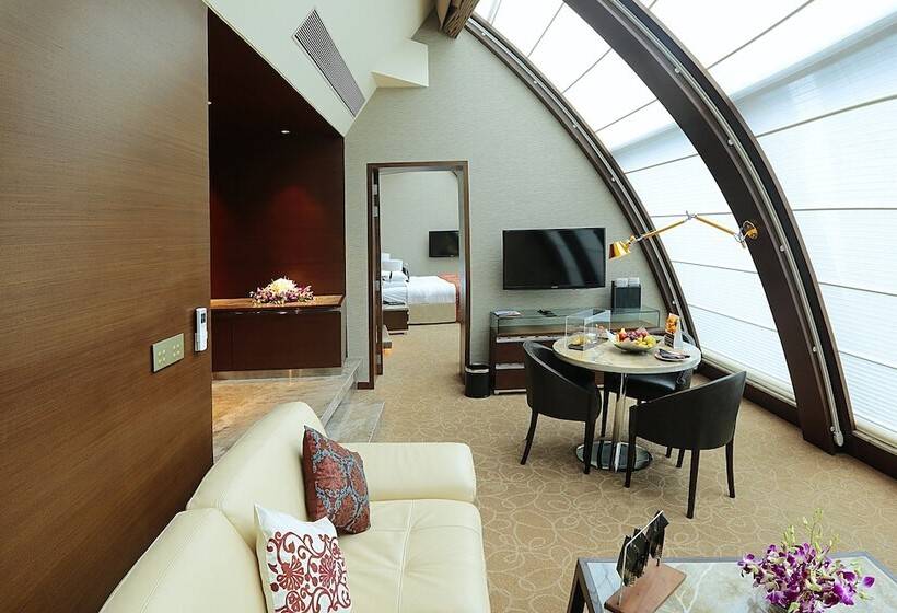 سوئیت با تخت بزرگ, Sahara Star