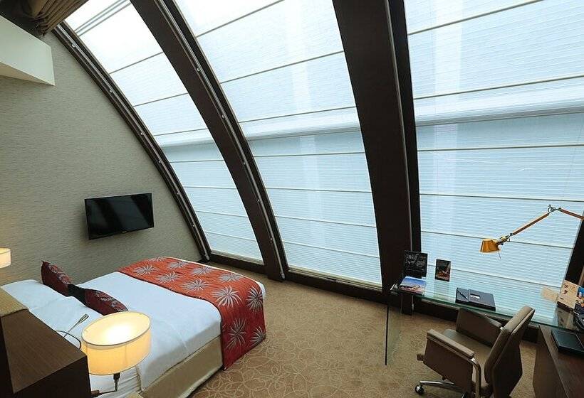 キングサイズベッドのスイートルーム, Sahara Star