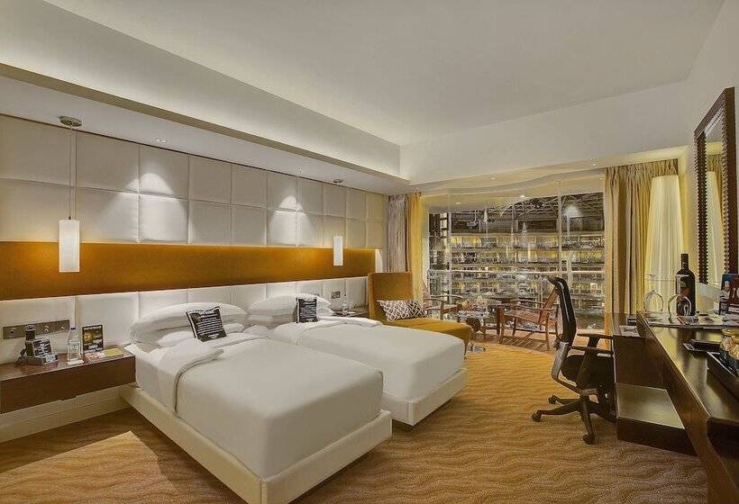 غرفة قياسية مطلّة علي البحيرة, Sahara Star