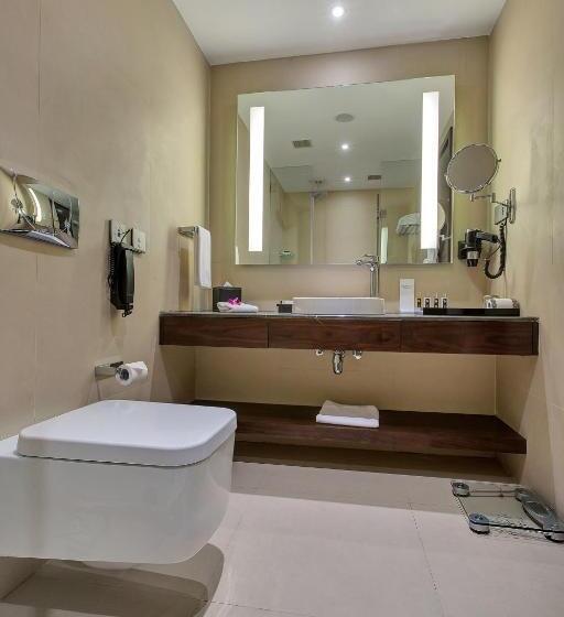 اتاق استاندارد با تخت بزرگ, Sahara Star