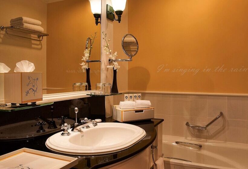 اتاق لوکس با تراس, Sofitel Angkor Phokeethra Golf & Spa Resort