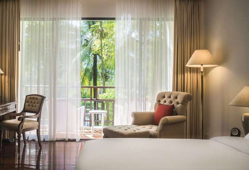 带露台的豪华间, Sofitel Angkor Phokeethra Golf & Spa Resort