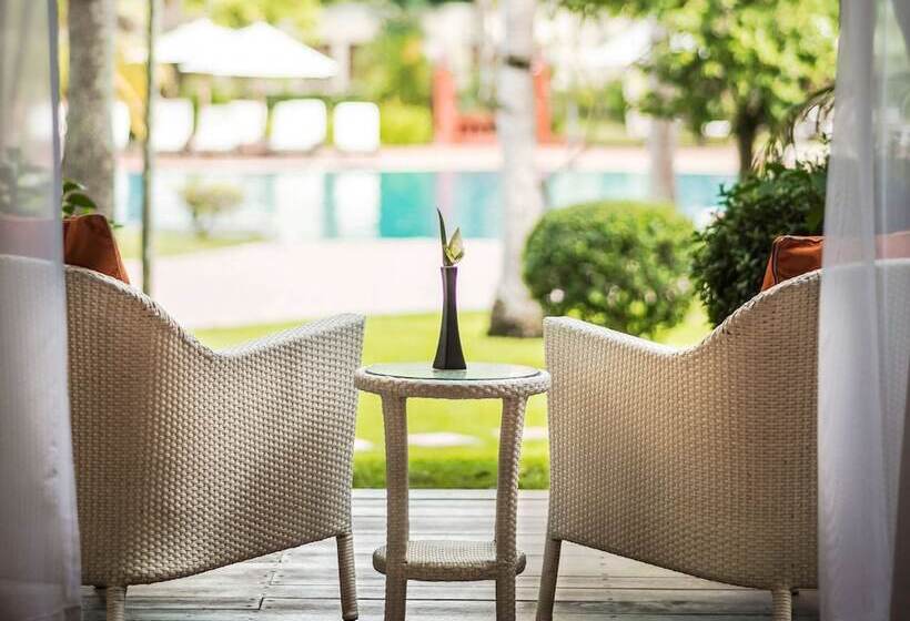 اتاق لوکس با تراس, Sofitel Angkor Phokeethra Golf & Spa Resort