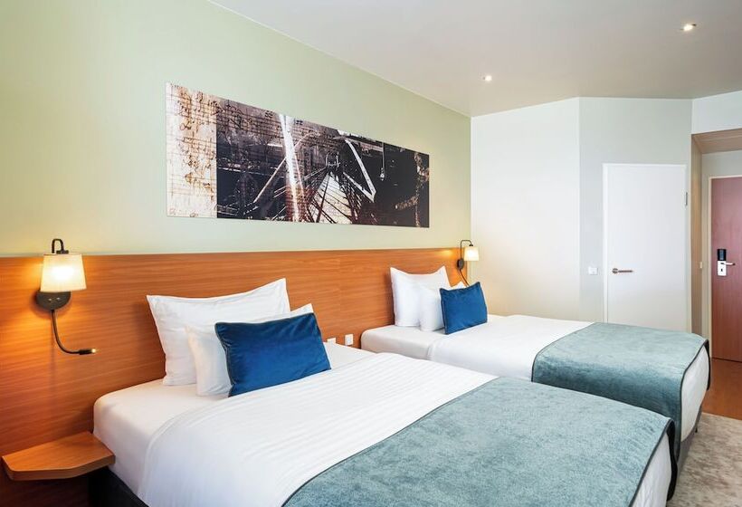 חדר סטנדרט, Leonardo Hotel Salzburg Airport