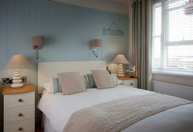 חדר סטנדרט, The Ship Inn