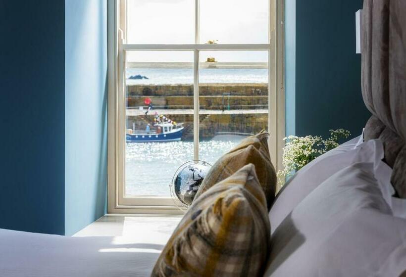 חדר סופריור, The Ship Inn