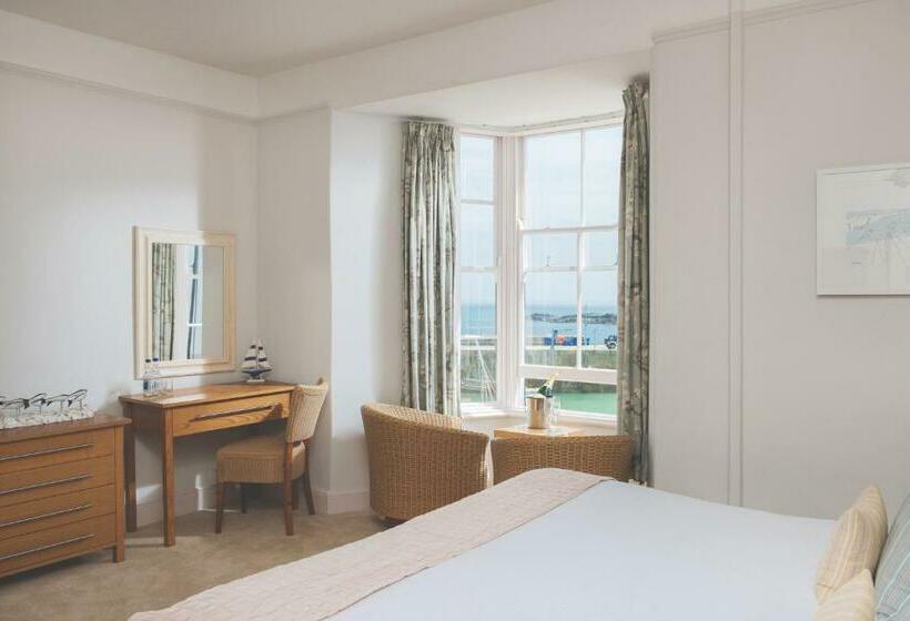 חדר סופריור, The Ship Inn