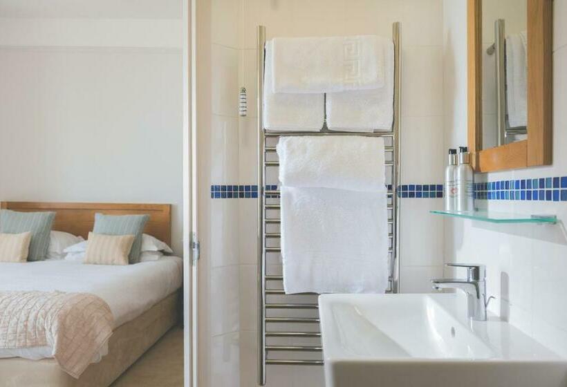 חדר סופריור, The Ship Inn