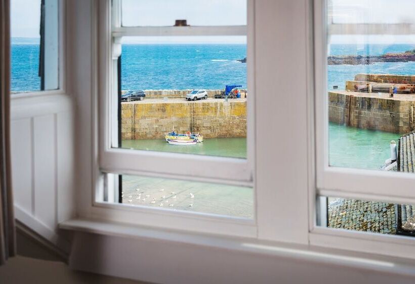 חדר קלאסי, The Ship Inn