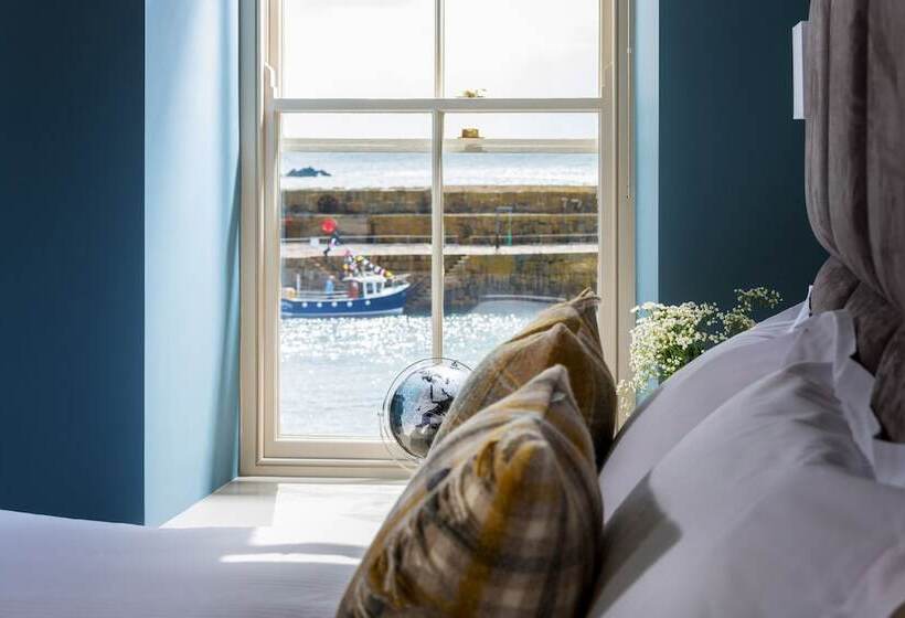 חדר סופריור, The Ship Inn