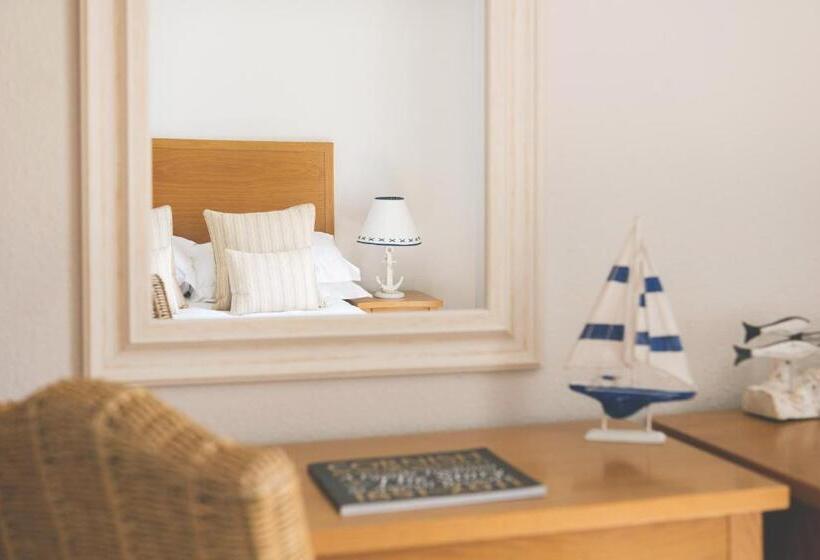 חדר קלאסי, The Ship Inn