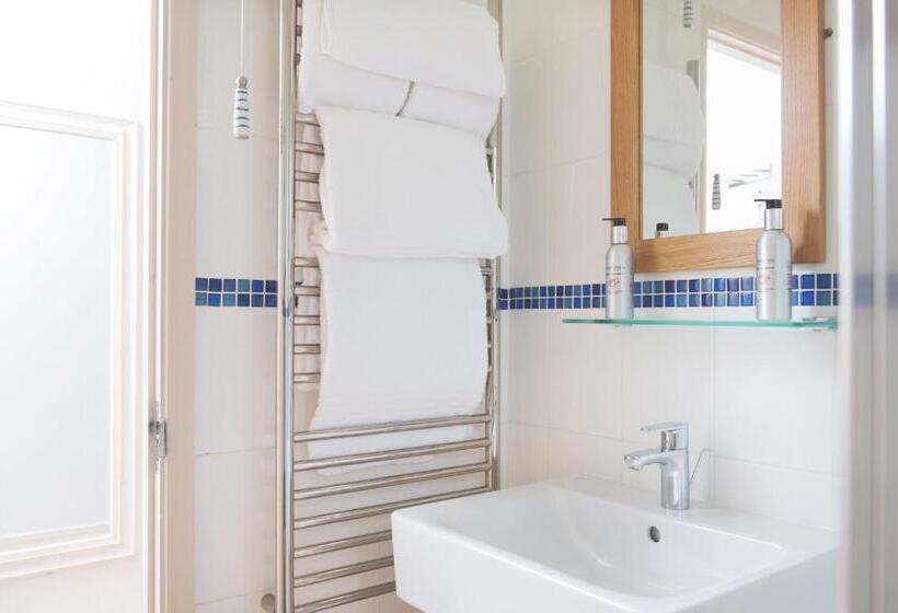 חדר סטנדרט יחיד, The Ship Inn