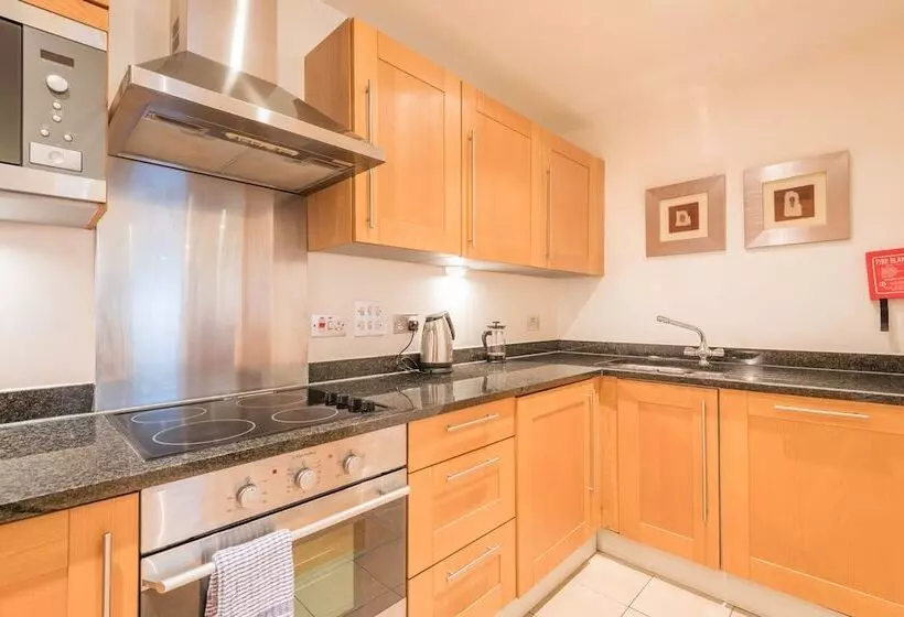 ２ベッドルームアパートメント, Marlin Apartments Commercial Road   Limehouse