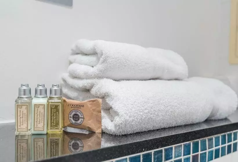 ２ベッドルームアパートメント, Marlin Apartments Commercial Road   Limehouse