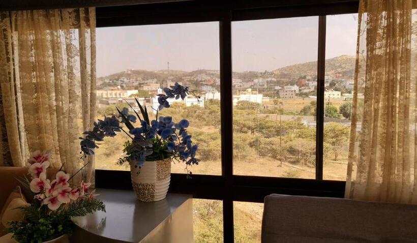 جناح جونيور مطل على الجبل, Danat Layalina Appart