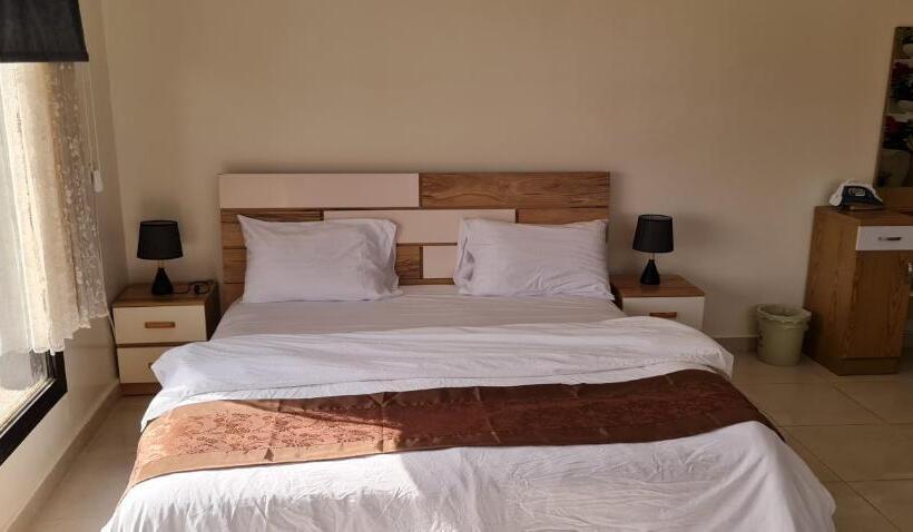 جناح جونيور مطل على الجبل, Danat Layalina Appart