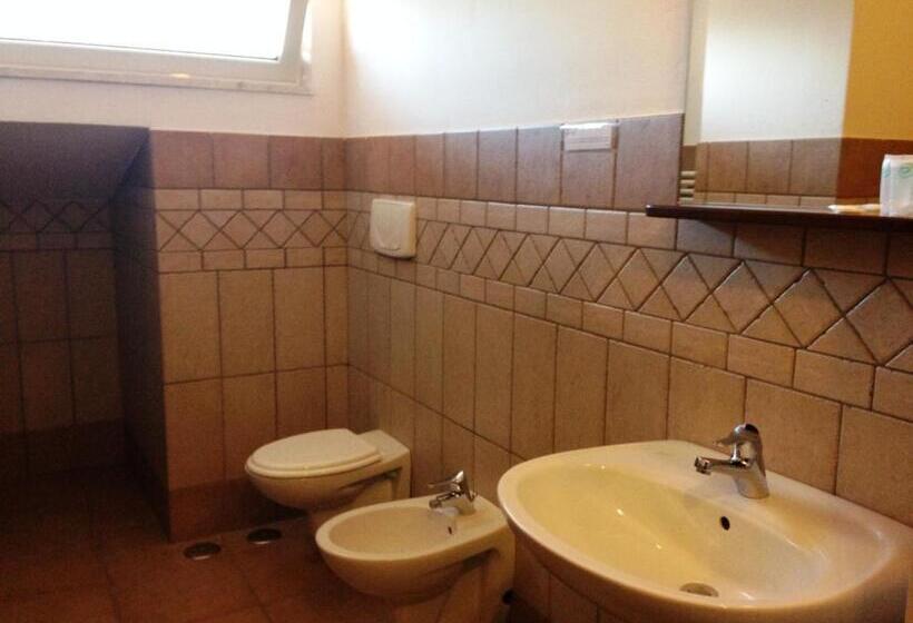 חדר סטנדרט לשלושה, Agriturismo L Ovile