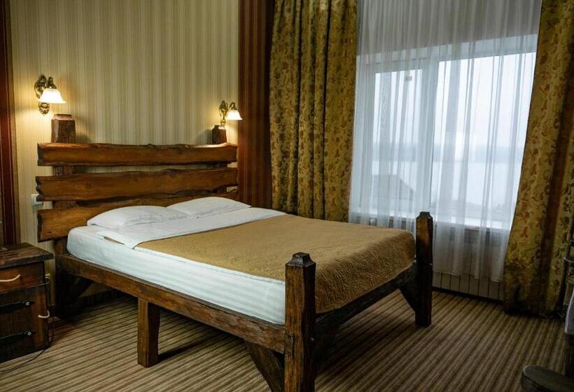 اتاق لوکس با تخت بزرگ, Kodatskiy Kosh