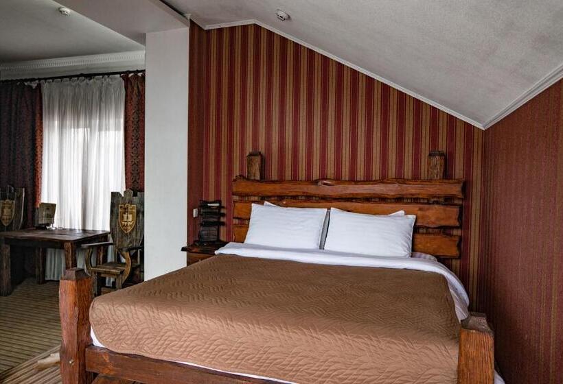 سوئیت جونیور با تراس, Kodatskiy Kosh