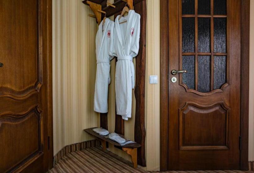 اتاق استاندارد با بالکن, Kodatskiy Kosh