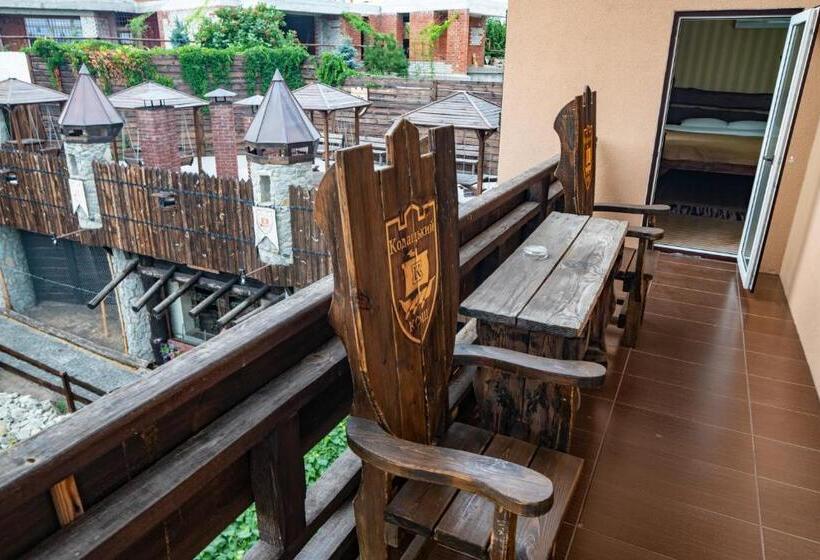 اتاق استاندارد با بالکن, Kodatskiy Kosh