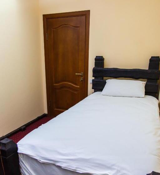 اتاق یک نفره پایه با سرویس بهداشتی مشترک, Kodatskiy Kosh