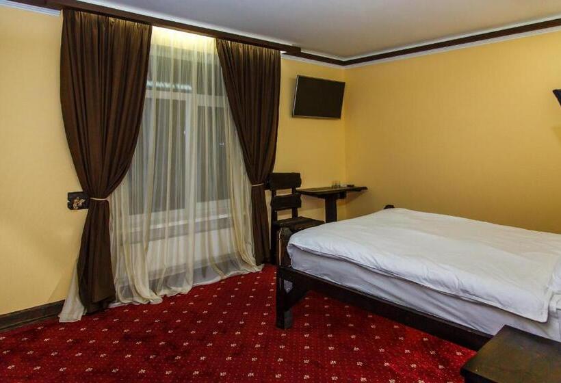 ویلای 5 خوابه, Kodatskiy Kosh