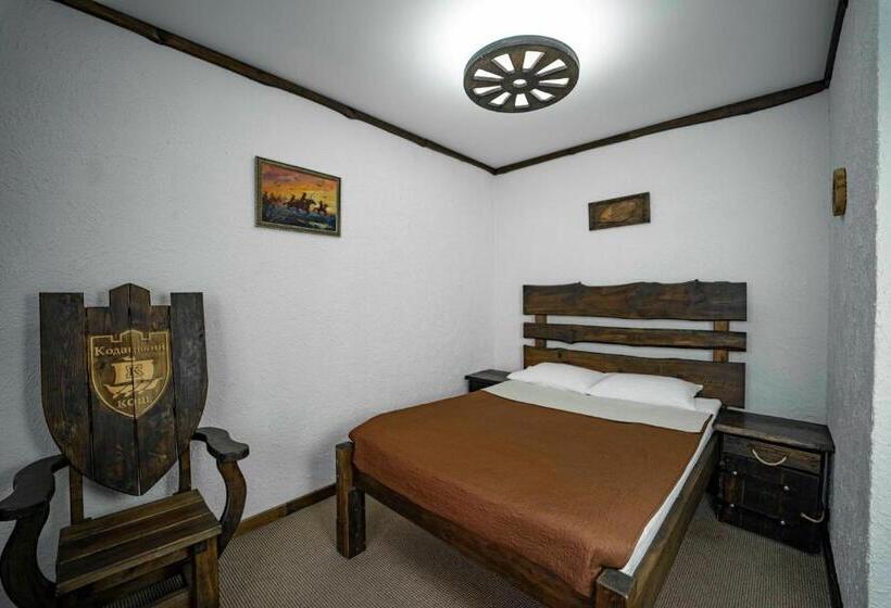 اتاق لوکس با بالکن, Kodatskiy Kosh