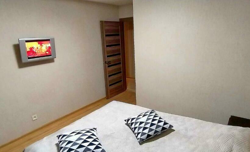 四人豪华间, Molex Apartments 3