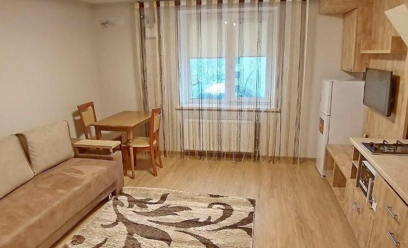 四人豪华间, Molex Apartments 3