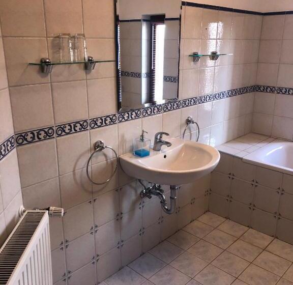 豪华家庭房间, Karám Vendégház és Lakásétterem