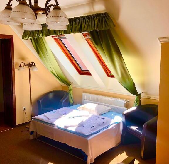 豪华家庭房间, Karám Vendégház és Lakásétterem