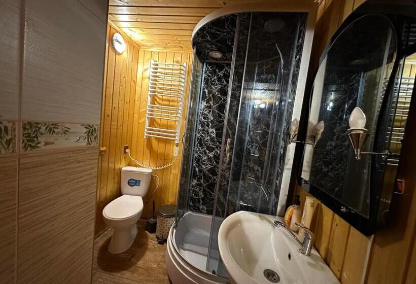 패밀리 스위트, Sadyba U Anastasijky