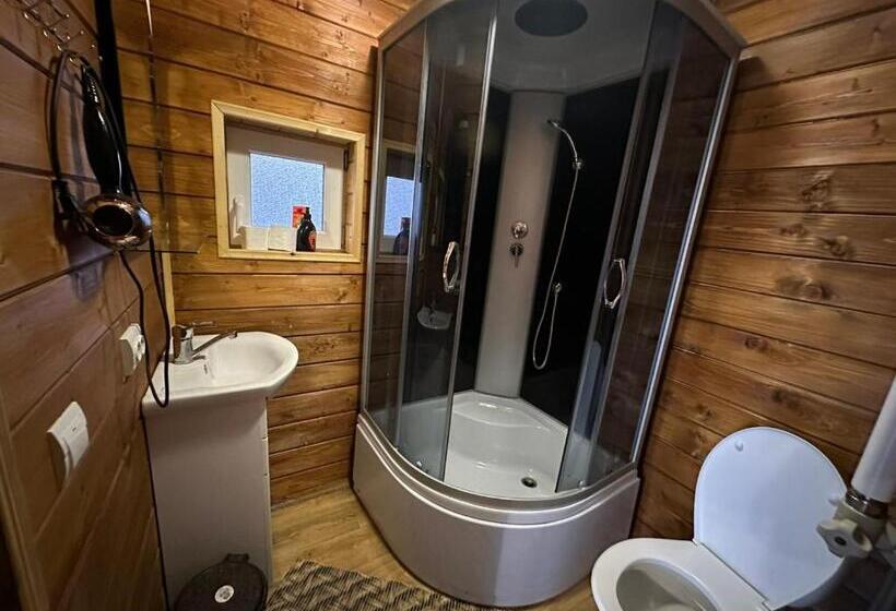 발코니가 있는 스위트, Sadyba U Anastasijky