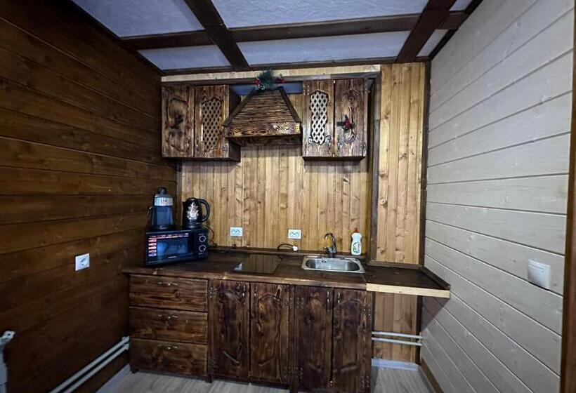 발코니가 있는 스위트, Sadyba U Anastasijky