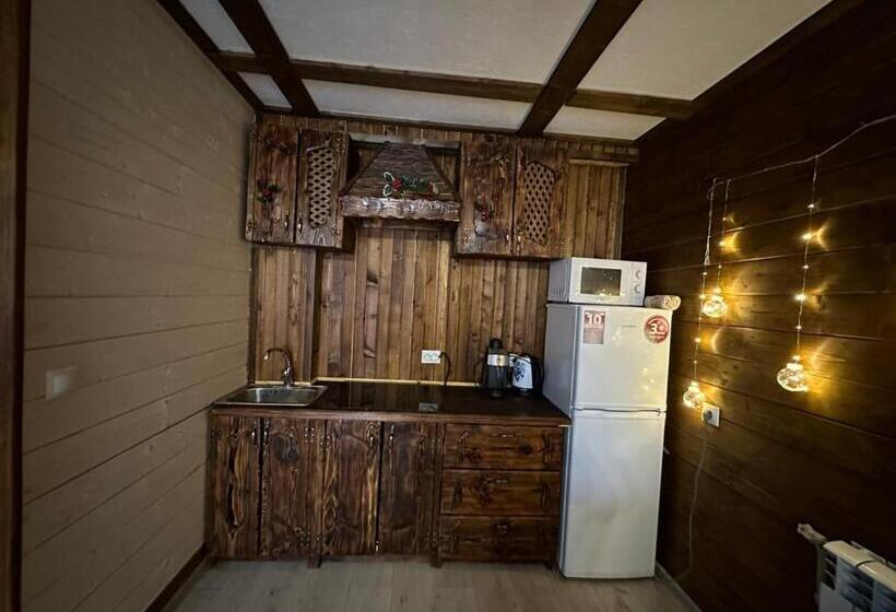 발코니가 있는 스위트, Sadyba U Anastasijky