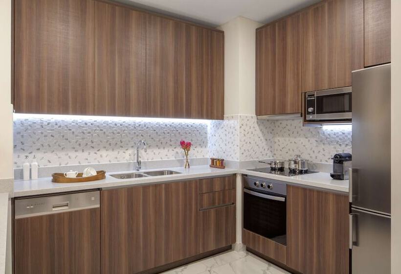 Апартаменты Superior 3 Спальни, Avani Plus Palm View Dubai Hotel & Suites